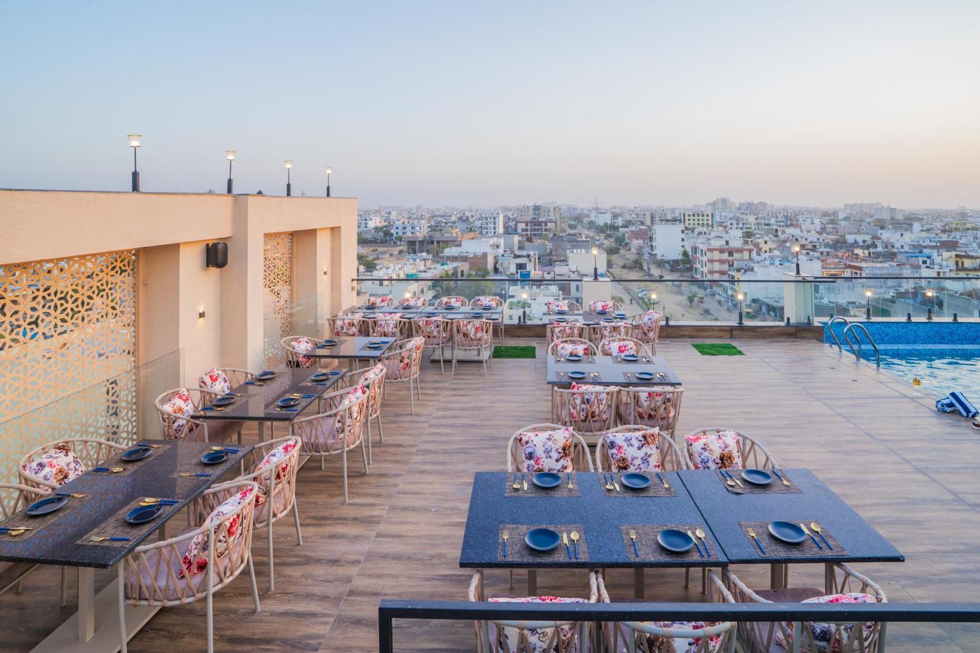 Royal Prime - A City Center Boutique Hotel In Jaipur Exteriör bild